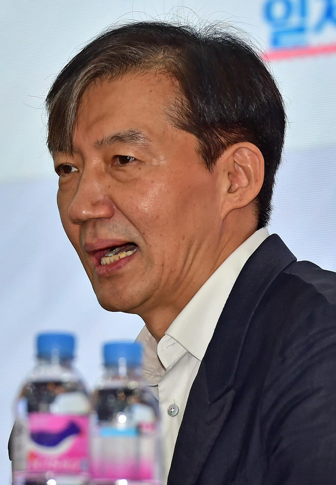조국 전 법무부 장관이 지난 5월 26일 오후 대구 북구 엑스코에서 열린 ‘법 고전 산책’ 북콘서트에서 발언하고 있다./사진=뉴시스