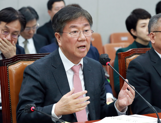  김대기 대통령비서실장이 7일 오전 서울 여의도 국회에서 열린 국회운영위원회의 대통령비서실 등에 대한 국정감사에서 의원들의 질의에 답하고 있다/사진=뉴시스