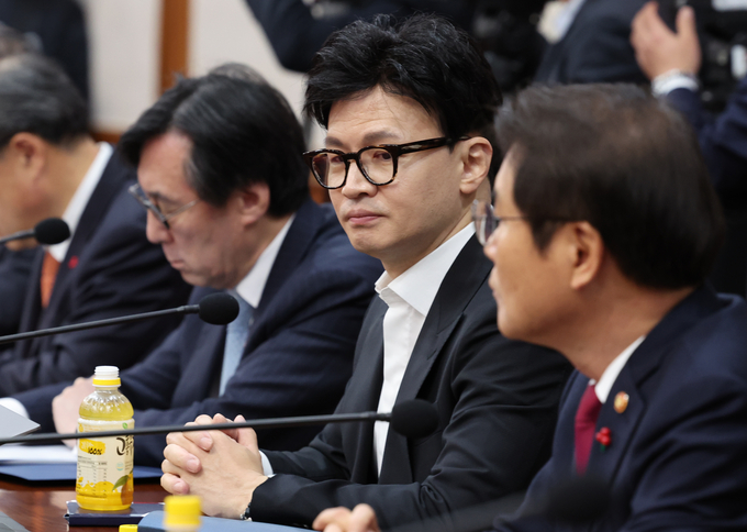 한동훈 법무부 장관이 지난 12일 오전 서울 종로구 정부서울청사에서 열린 국무회의에 참석해 자리하고 있다/사진=뉴시스