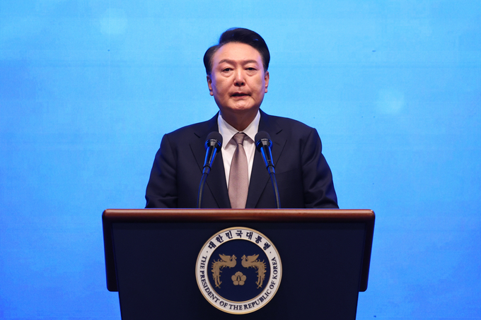 윤석열 대통령이 지난 22일 서울 중구 신라호텔에서 열린 제56회 국가조찬기도회에 참석해 인사말을 하고 있다. 사진=뉴시스.