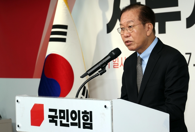 권영세 국민의힘 비상대책위원장이 7일 오전 서울 여의도 중앙당사에서 열린 사무처당직자 조회에서 발언을 하고 있다. 사진=뉴시스