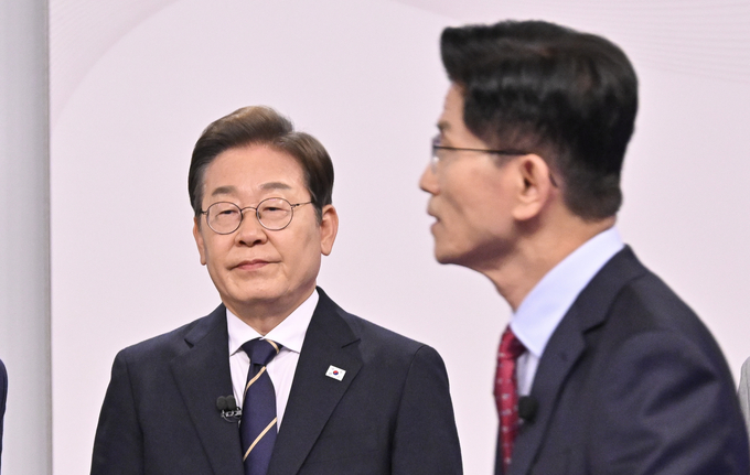 이재명(왼쪽) 더불어민주당 대선 후보와 김문수 국민의힘 대선 후보. 사진=뉴시스