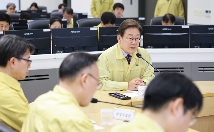 이재명 대통령이 12일 서울 서초구 한강홍수통제소에서 열린 수해(장마) 대비 현장 점검 회의에서 발언하고 있다. 사진=뉴시스