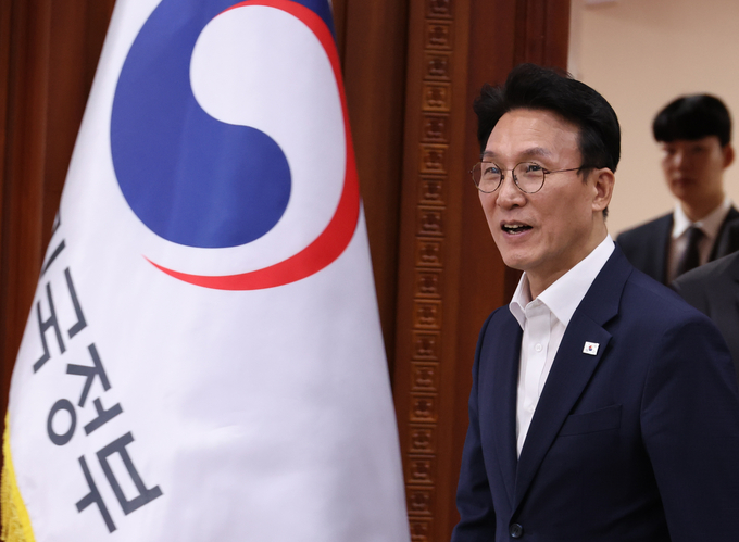 김민석 국무총리가 10일 오전 서울 종로구 정부서울청사에서 열린 국정현안관계장관회의에 참석하고 있다. 사진=뉴시스