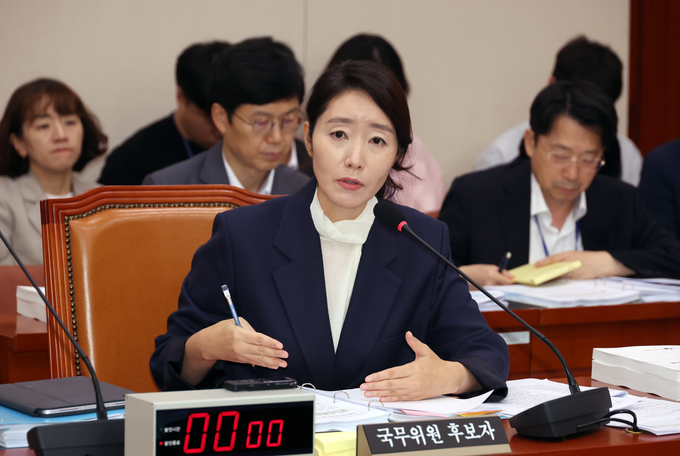 강선우 여성가족부 장관 후보자가 14일 서울 여의도 국회에서 열린 여성가족위원회의 인사청문회에서 의원 질의에 답하고 있다. 사진=뉴시스