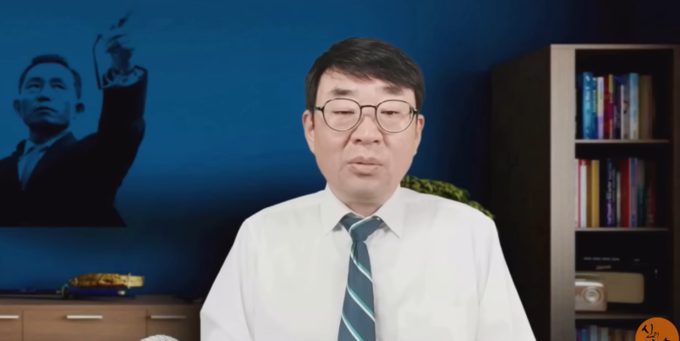 유튜브 채널 ’신의 한수’의 대표 신혜식 씨. 사진= 유튜브 채널 '신의 한수' 갈무리.