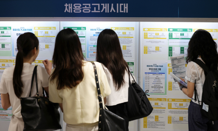 삼성·포스코, 5년간 6만·1만 5000명 채용 결정… 성장사업·청년 일자리 늘려