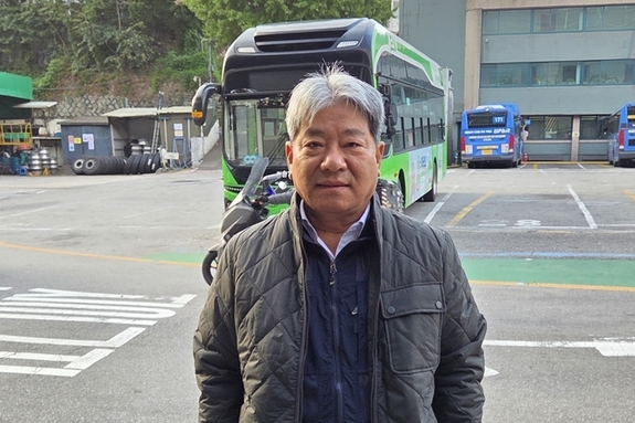 두 차례 심폐소생술로 생명 구한 버스기사 등 7명 '서울시 안전상'에 선정