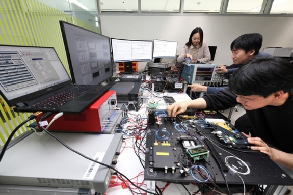 KT, 국내 최고속 양자암호키 분배 장비 개발 성공