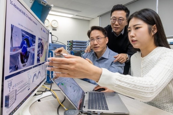 KT, AI 기반 차세대 무선 송수신 기술 시연 성공